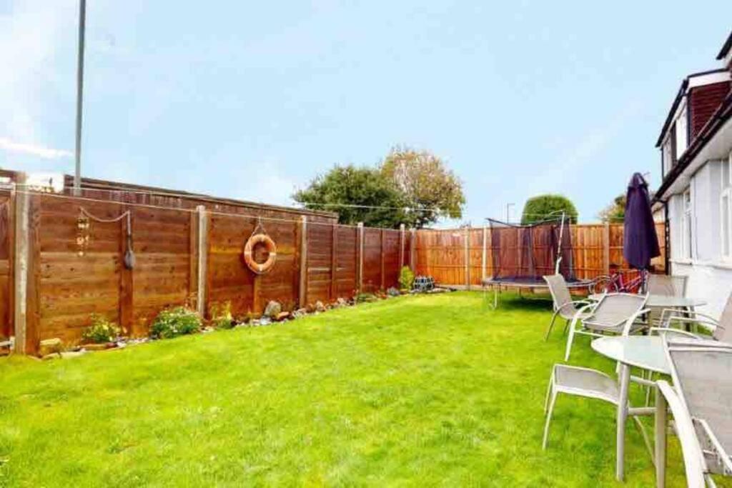 Love Lancing By The Sea With Optional Large Hot Tub Sleeps Up To 8 & Free Parking Villa Buitenkant foto