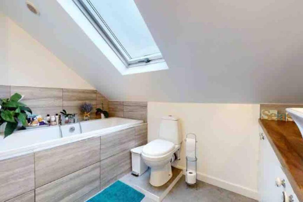 Love Lancing By The Sea With Optional Large Hot Tub Sleeps Up To 8 & Free Parking Villa Buitenkant foto